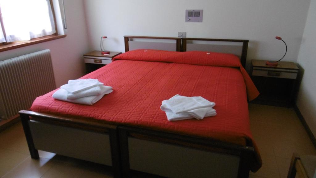Casa Per Ferie Paola Di Rosa Ξενοδοχείο Arta Terme Δωμάτιο φωτογραφία