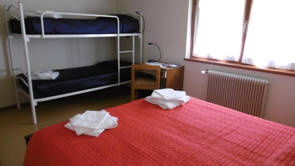 Casa Per Ferie Paola Di Rosa Ξενοδοχείο Arta Terme Δωμάτιο φωτογραφία